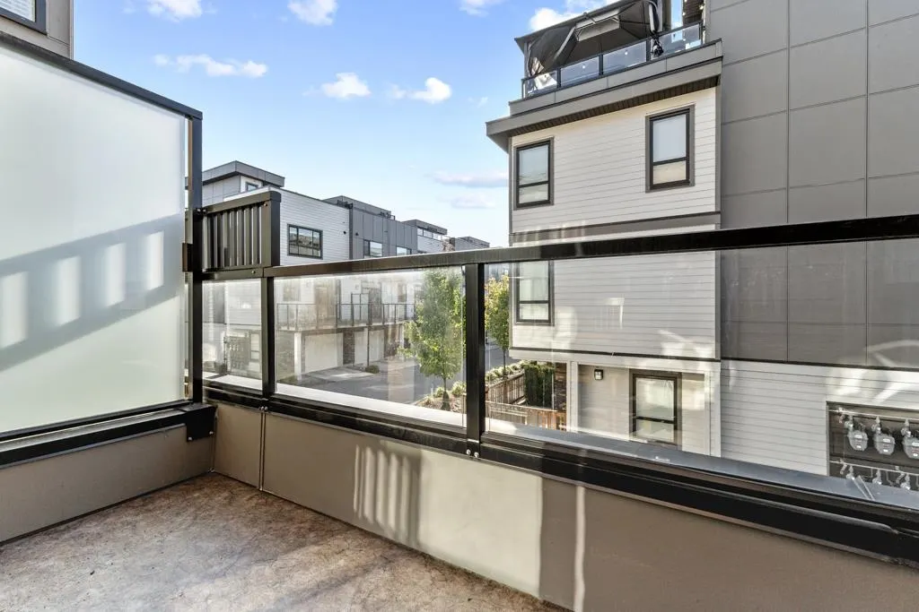 19631 55a Avenue #32