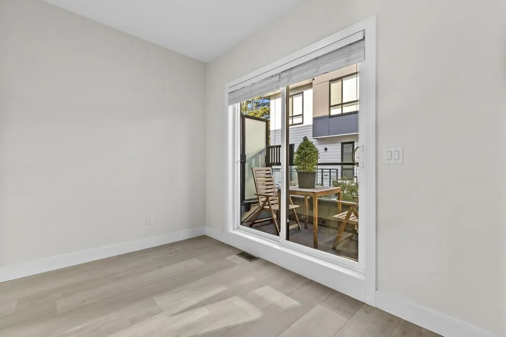 19631 55a Avenue #32