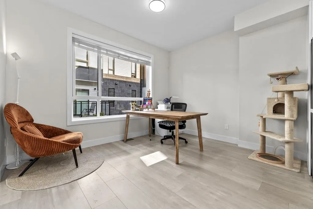 19631 55a Avenue #32