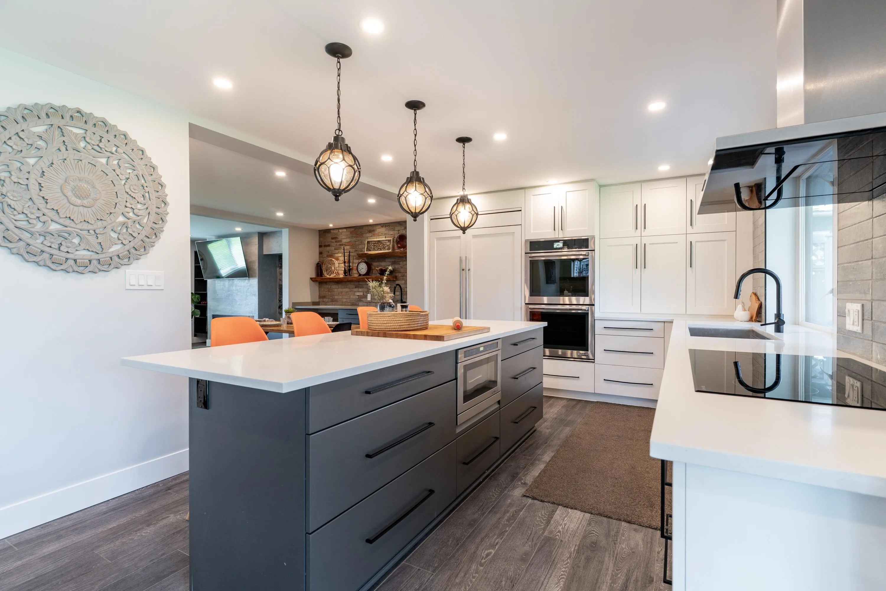 5365 Maple Crescent