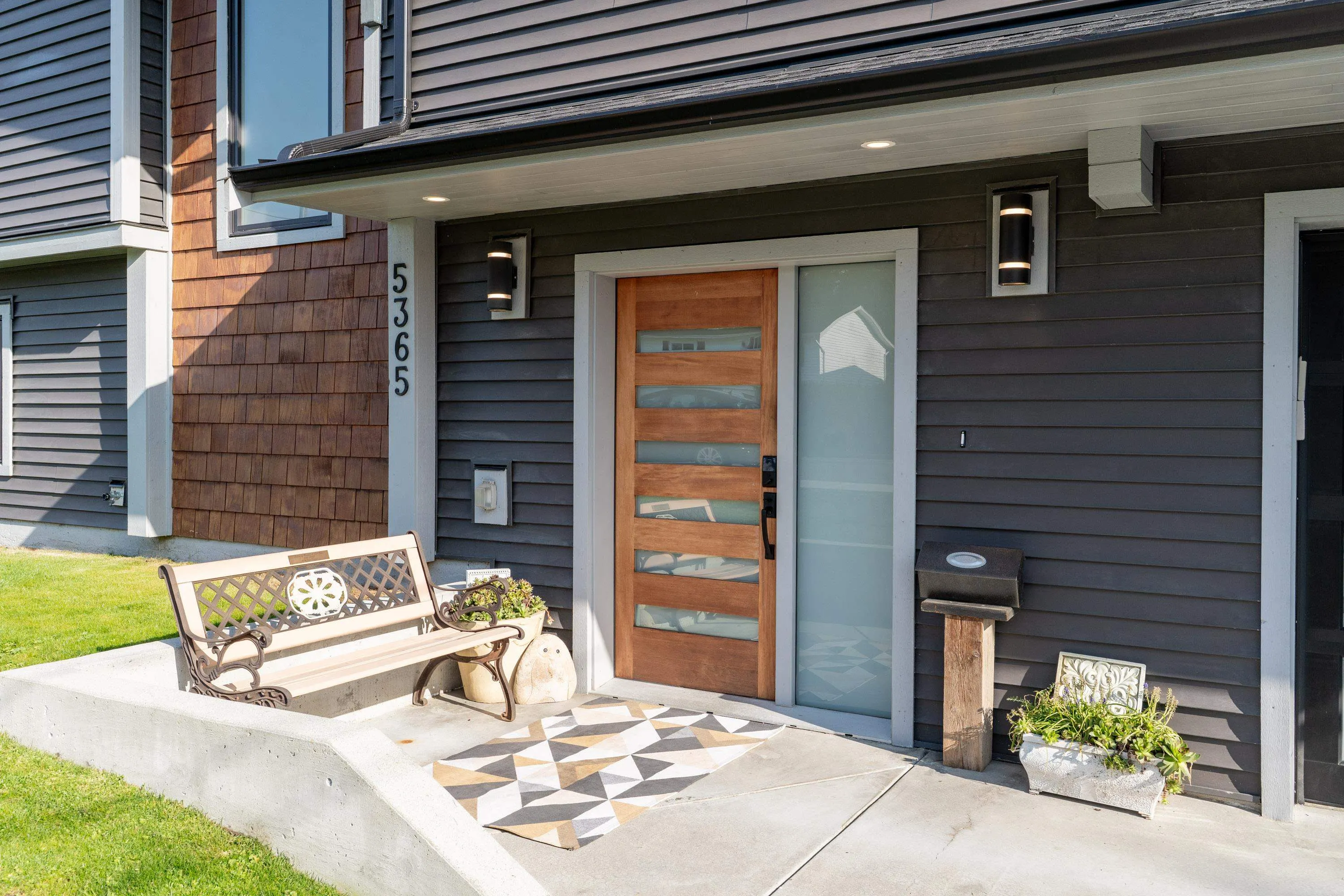 5365 Maple Crescent