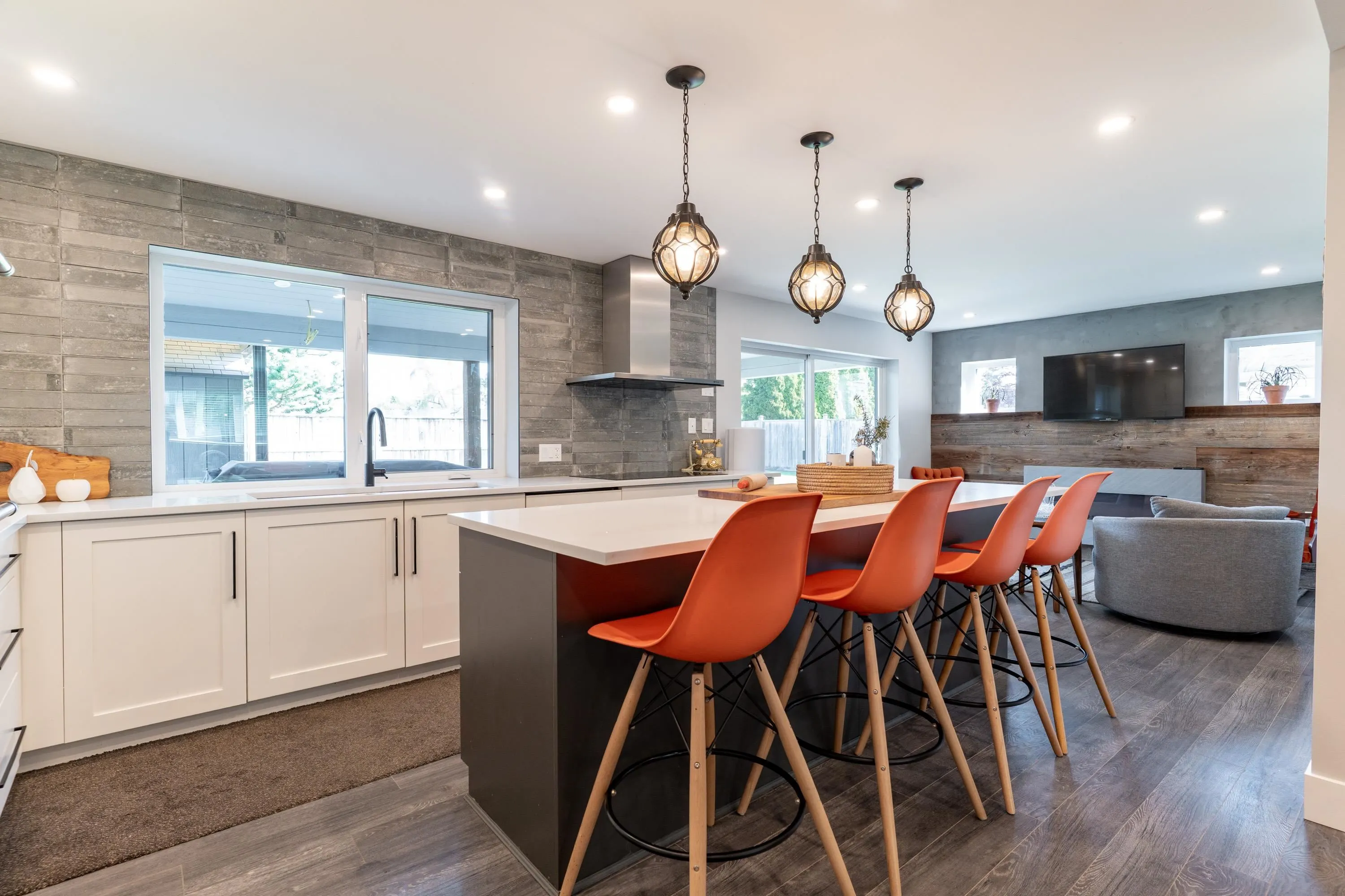 5365 Maple Crescent