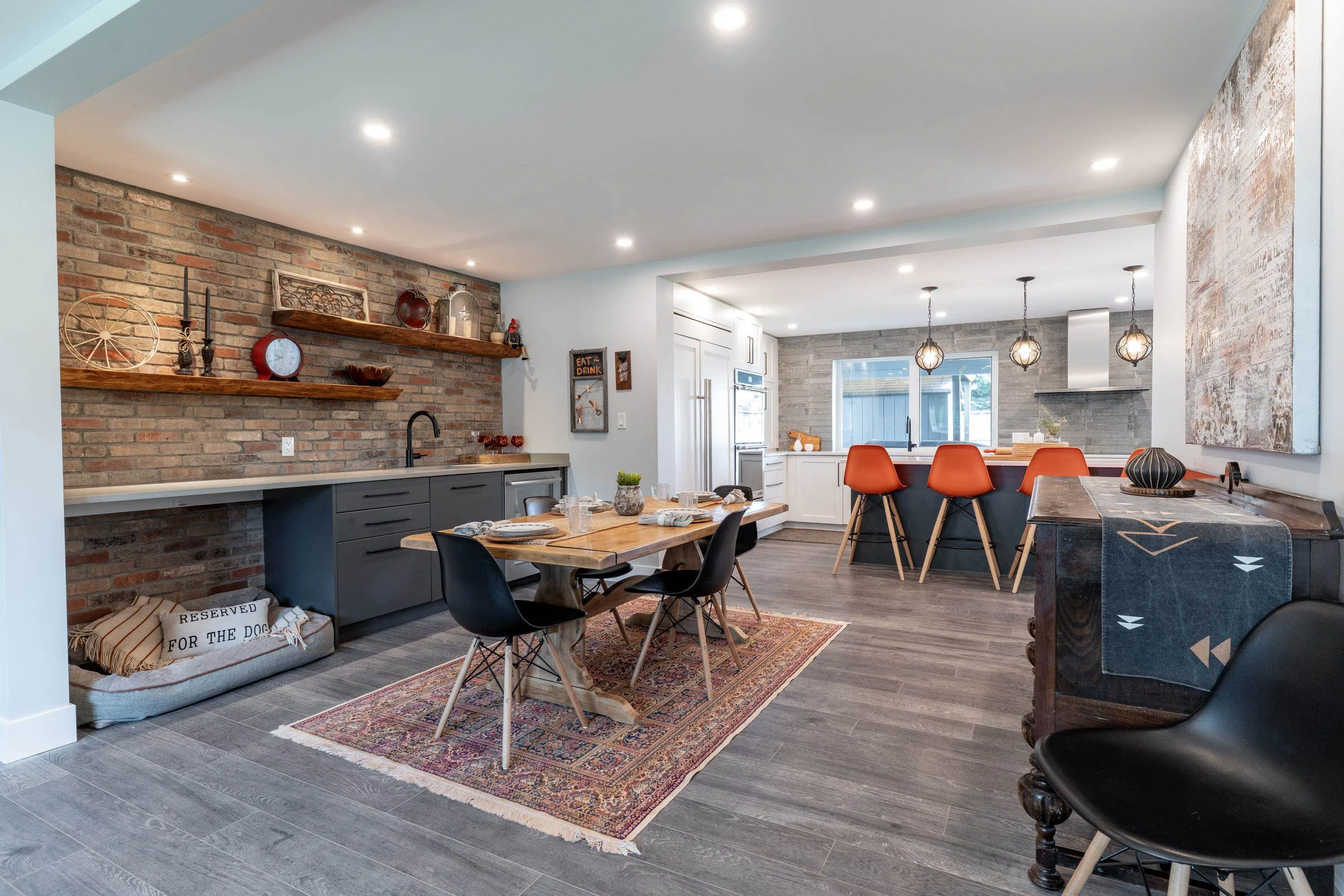5365 Maple Crescent