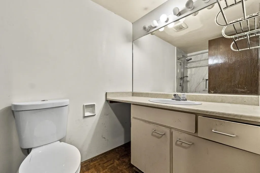 550 E 6th Avenue #212