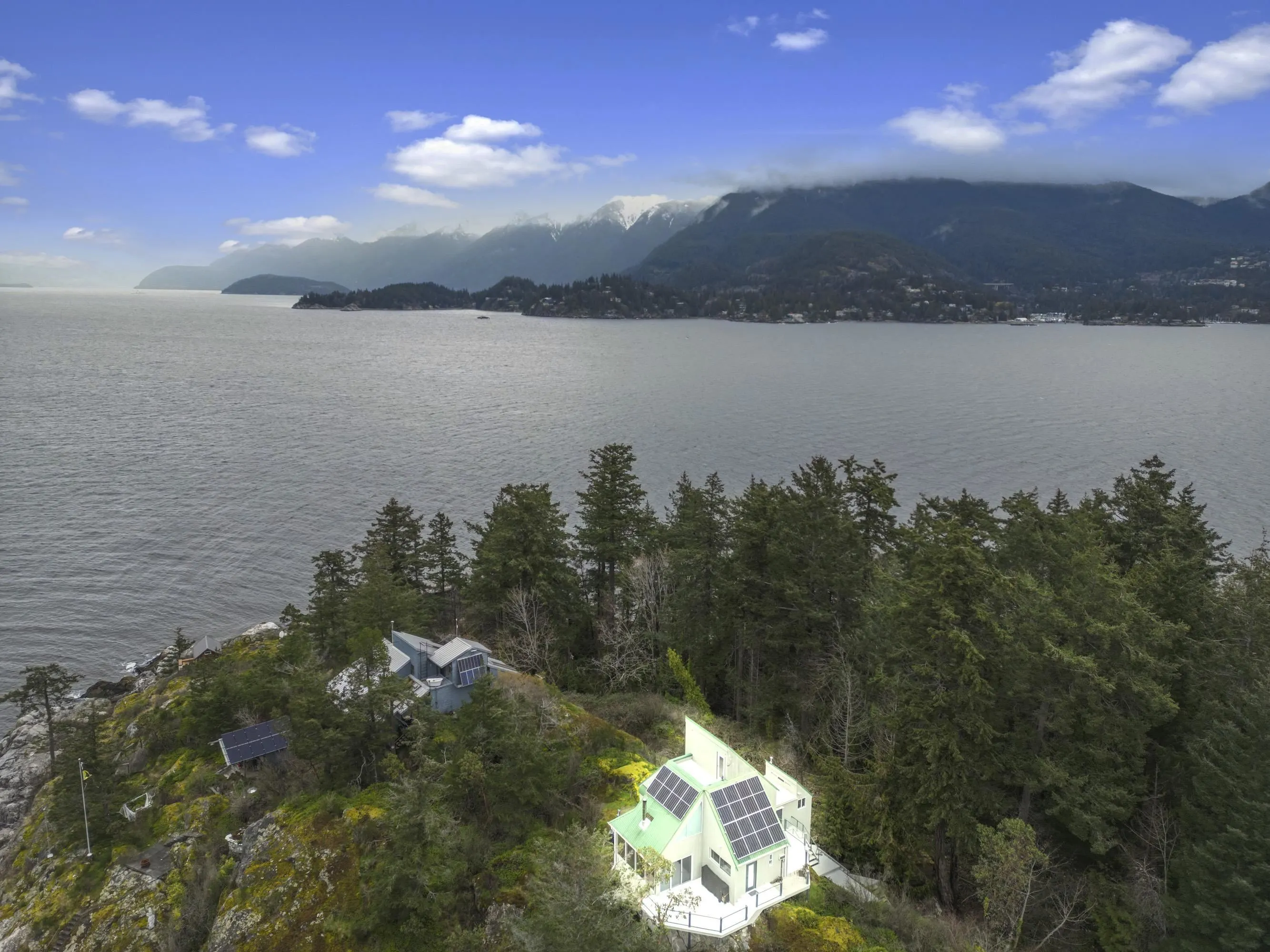 28 Passage Island