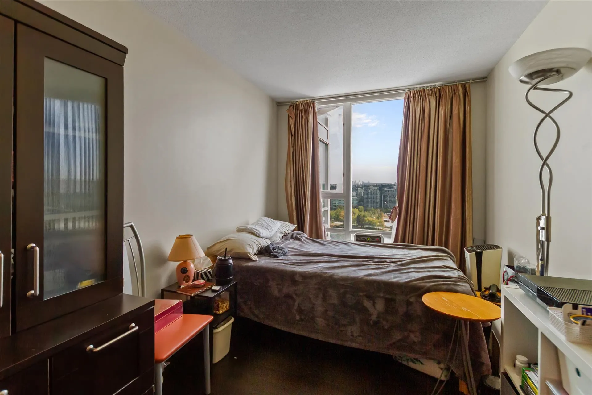 1033 Marinaside Crescent #2306