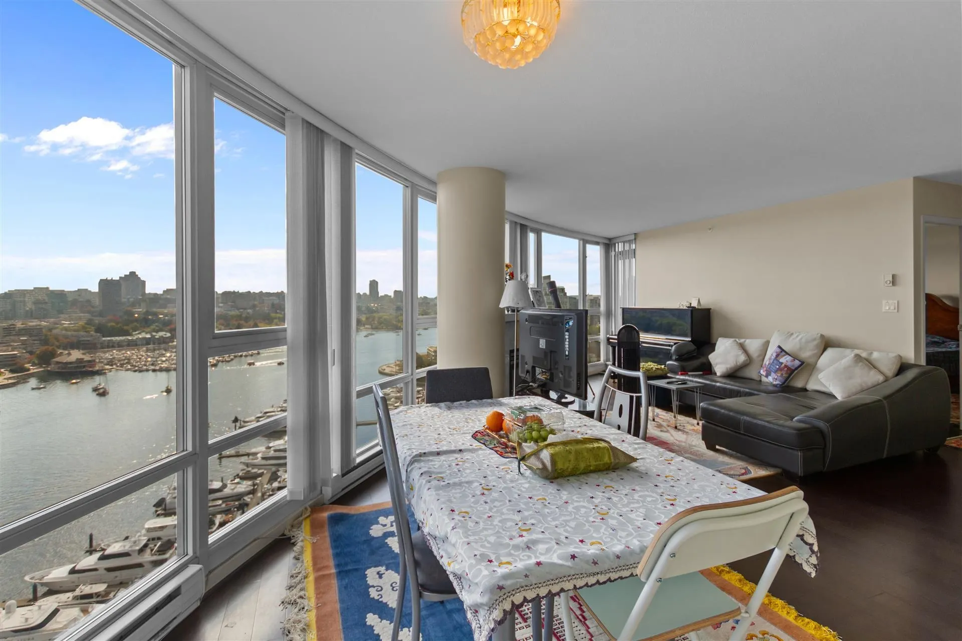1033 Marinaside Crescent #2306