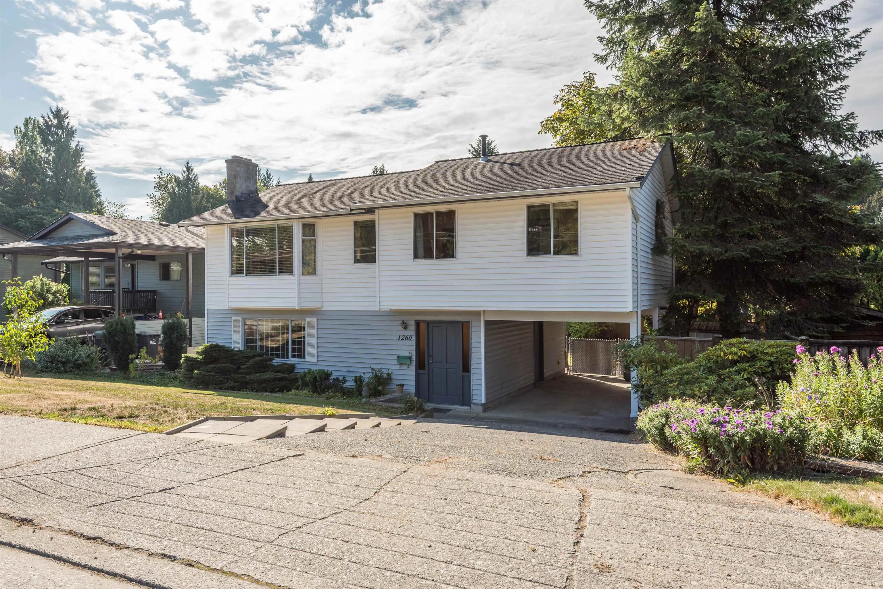 1260 Victoria Drive