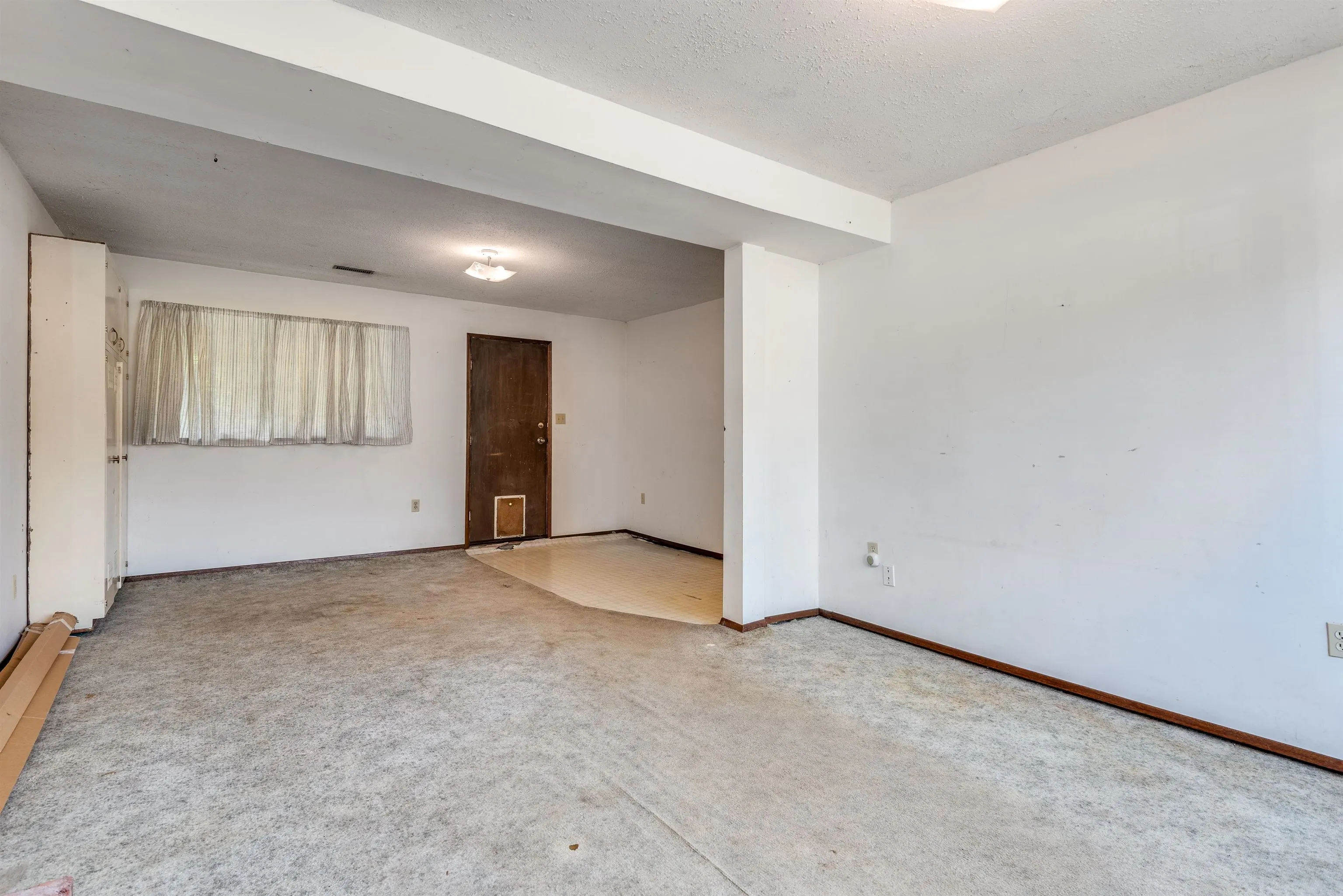 1260 Victoria Drive