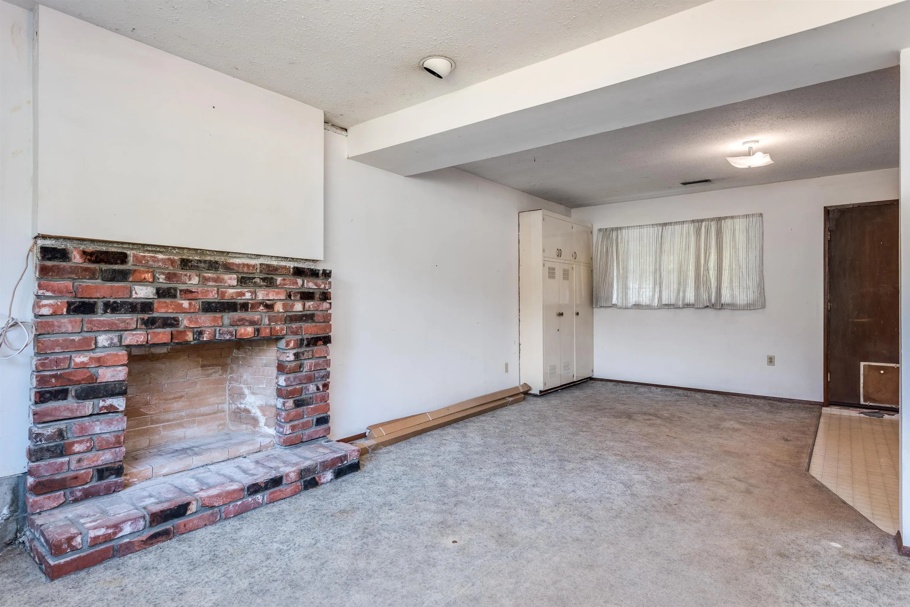 1260 Victoria Drive