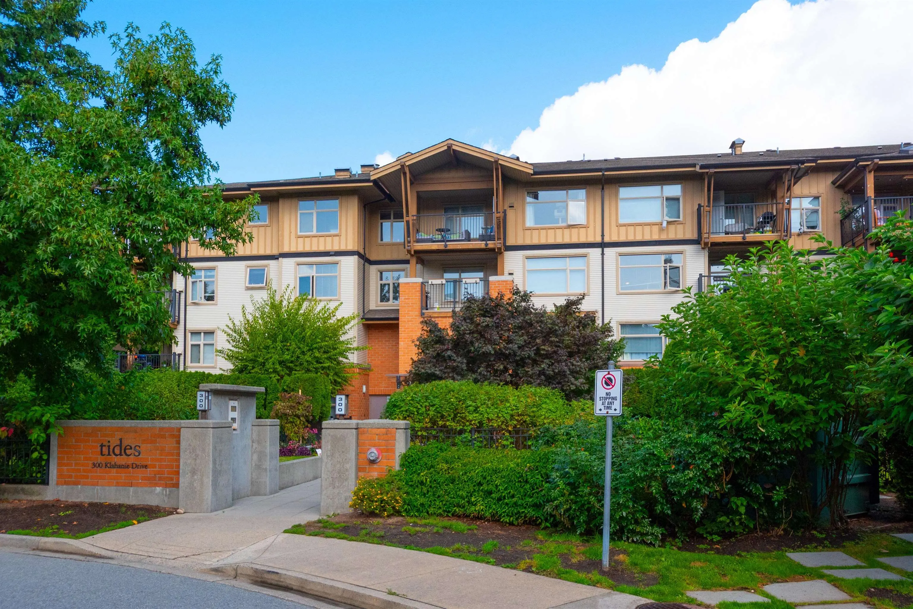 300 Klahanie Drive #204