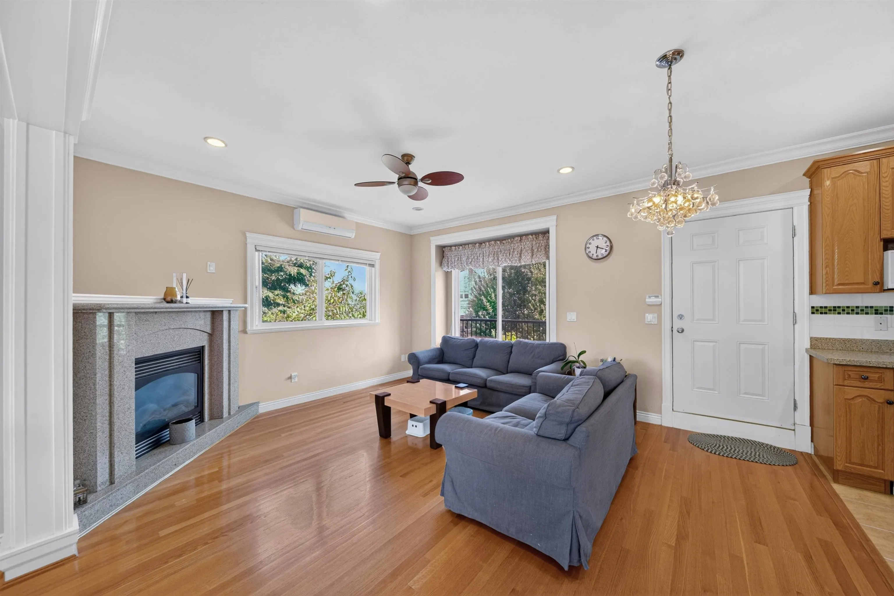 5891 Dickens Place