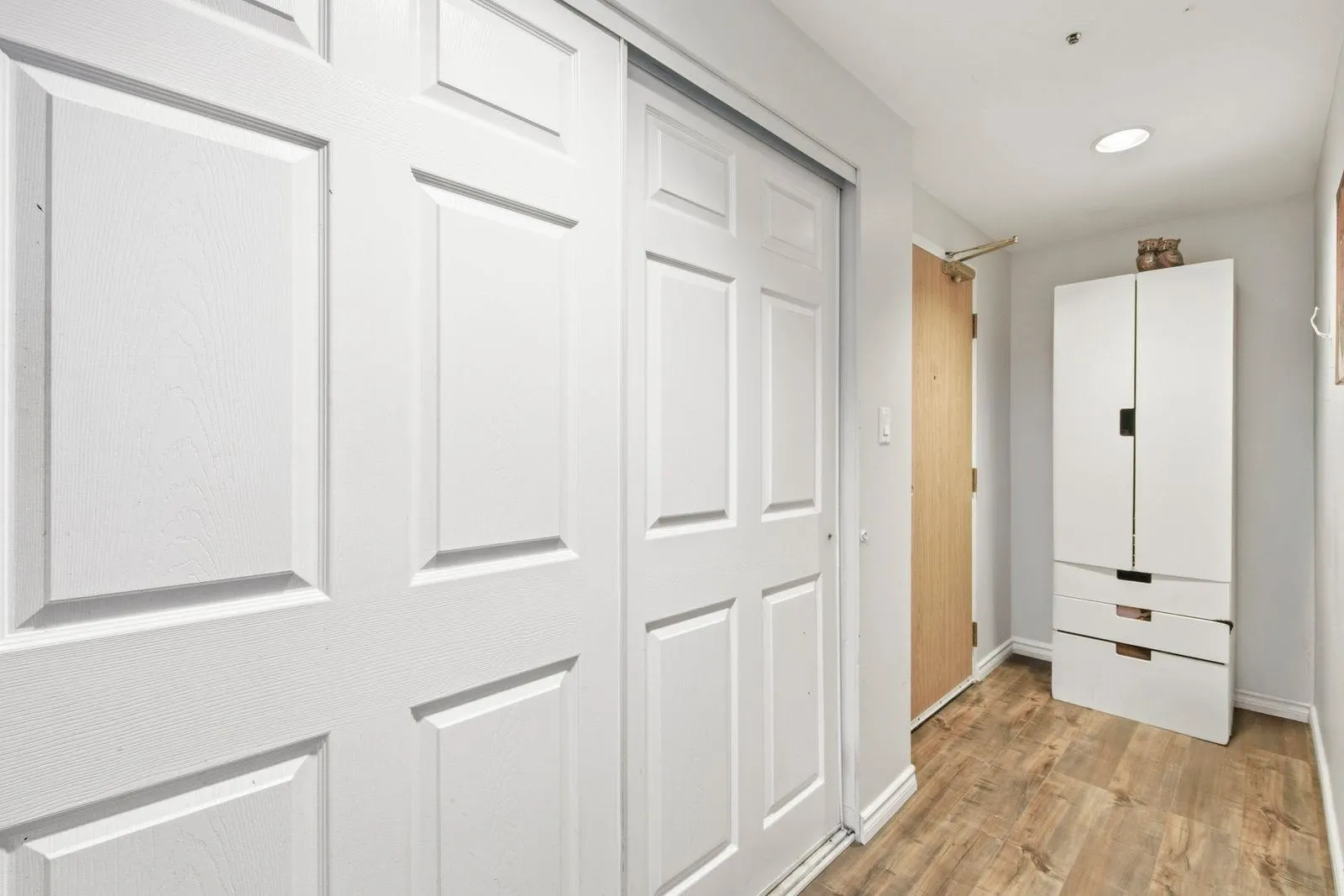 828 Agnes Street #101