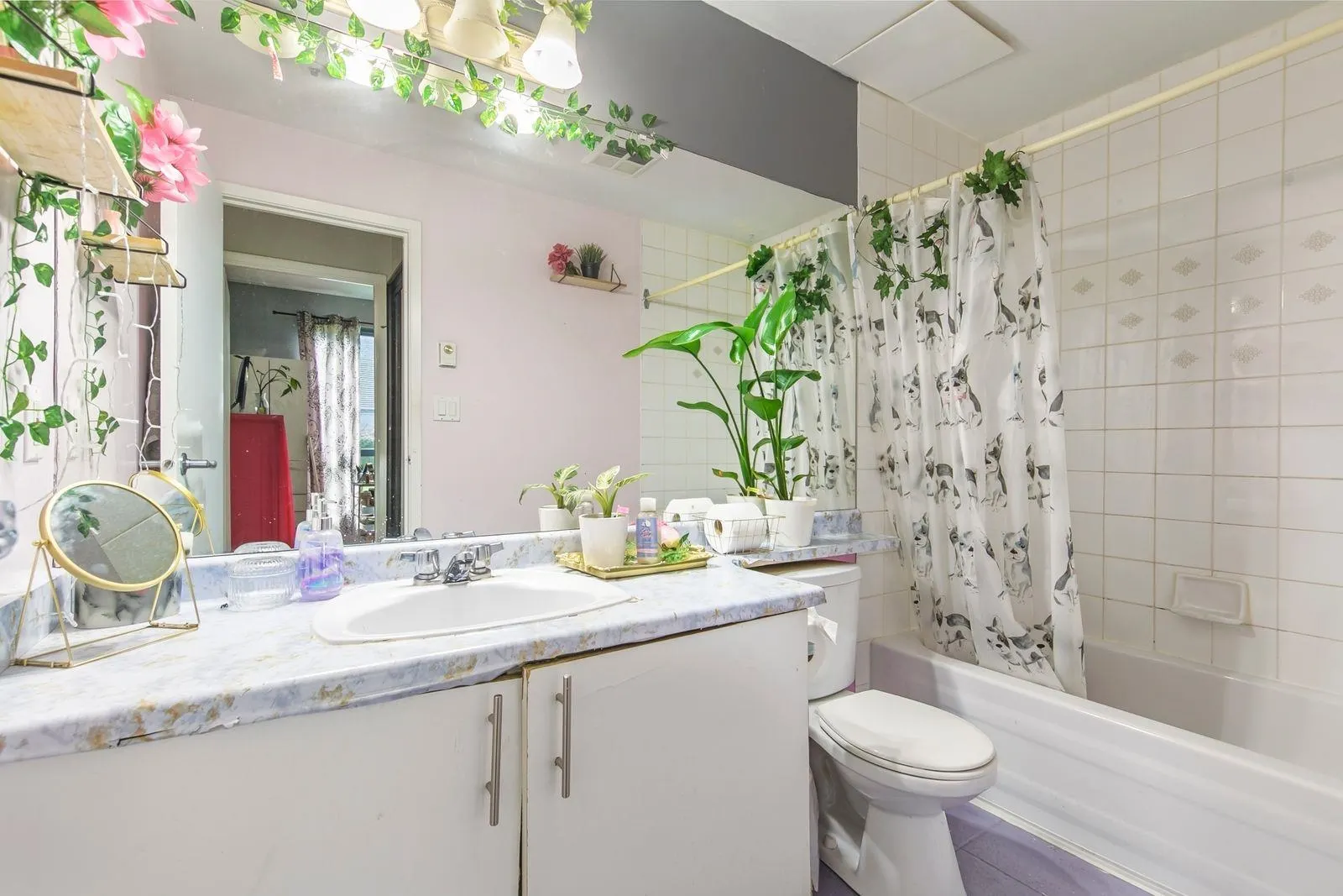 828 Agnes Street #101
