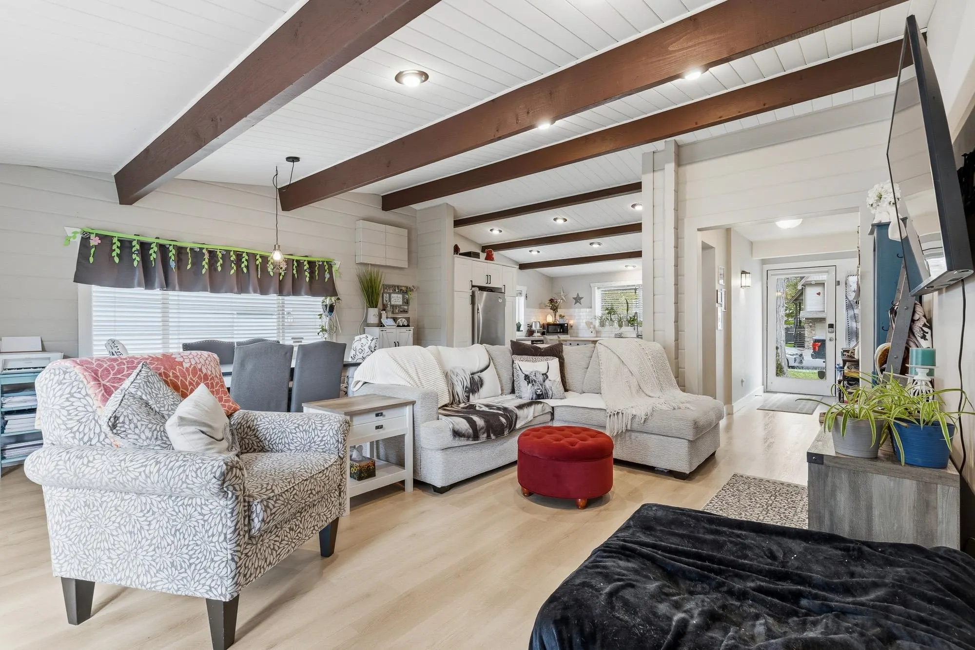 5565 Peach Road