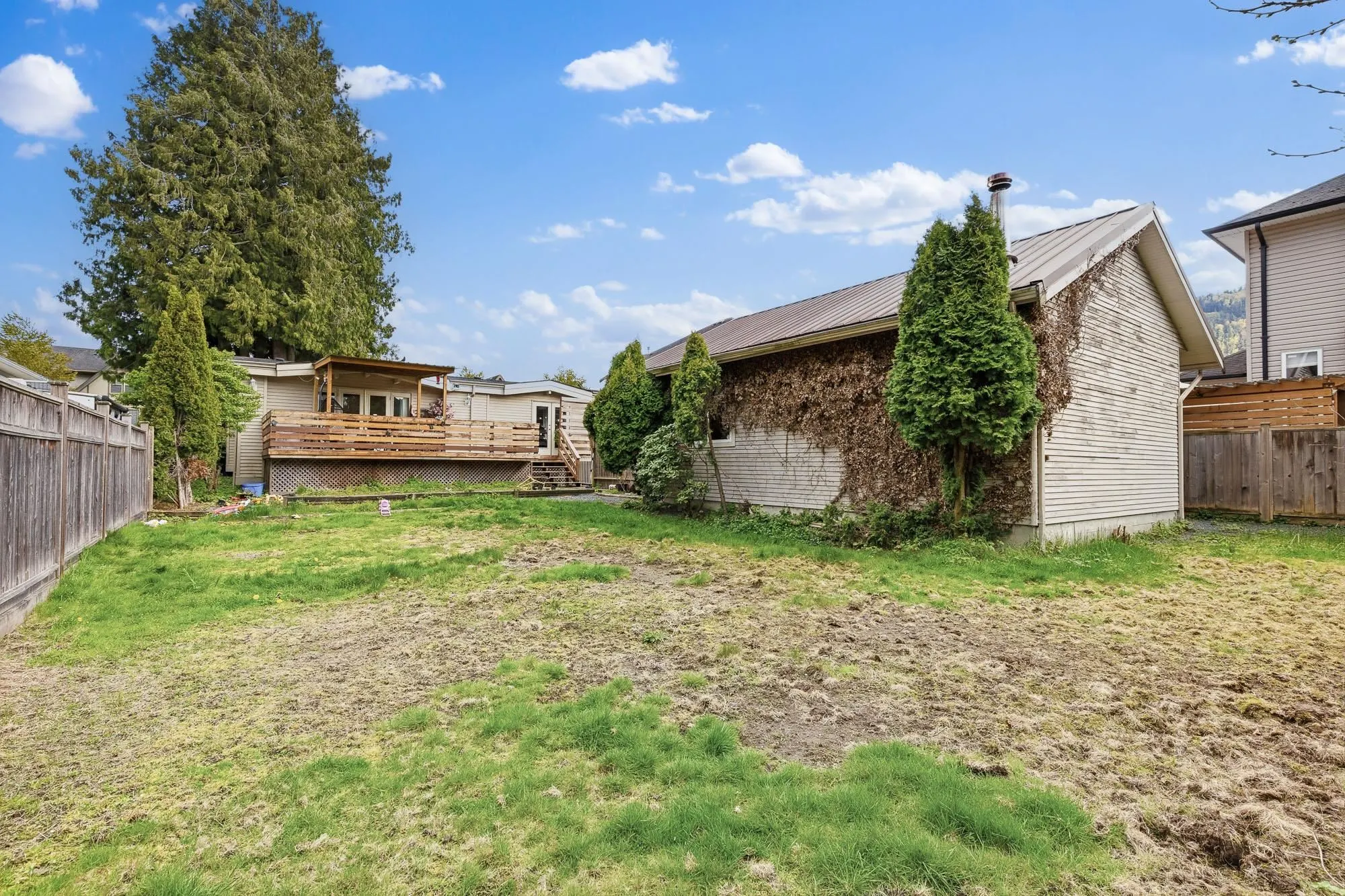 5565 Peach Road
