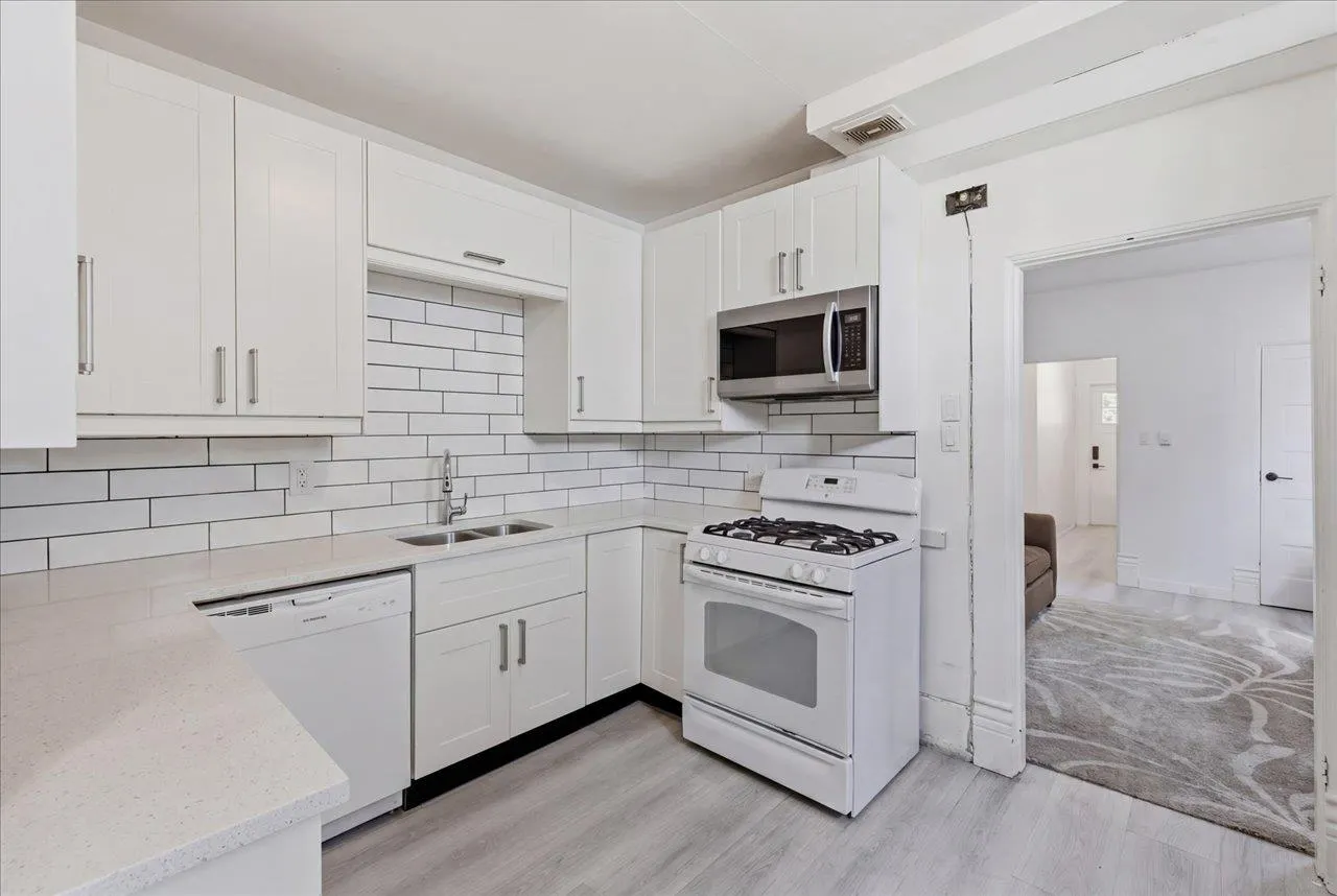 14 W 14th Avenue