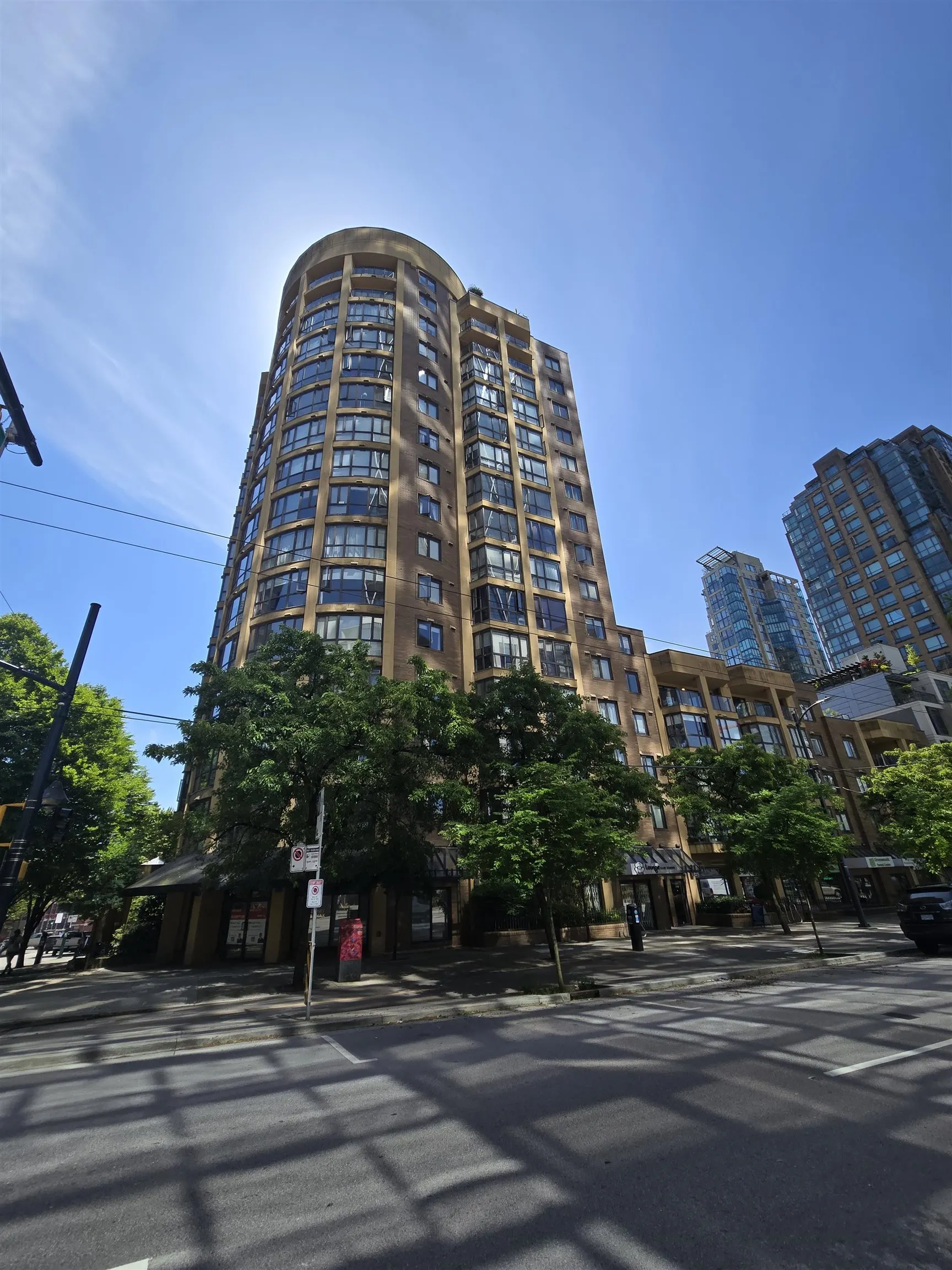 488 Helmcken Street #903