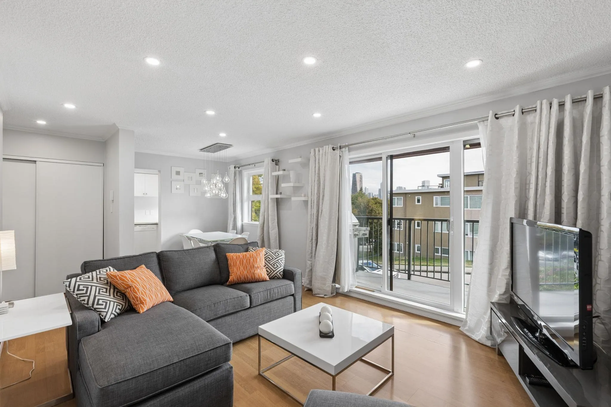 2120 W 2nd Avenue #206