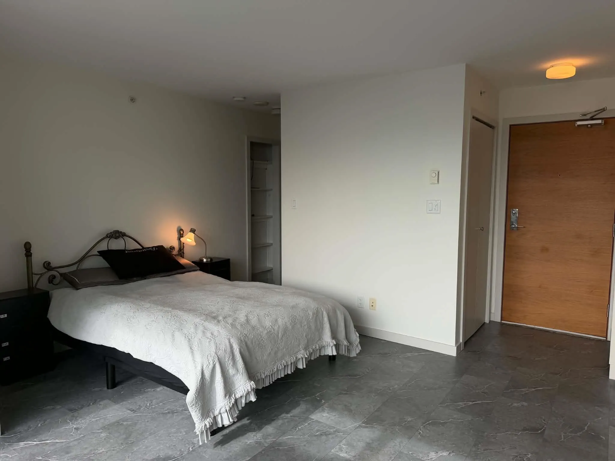 161 W Georgia Street #1606