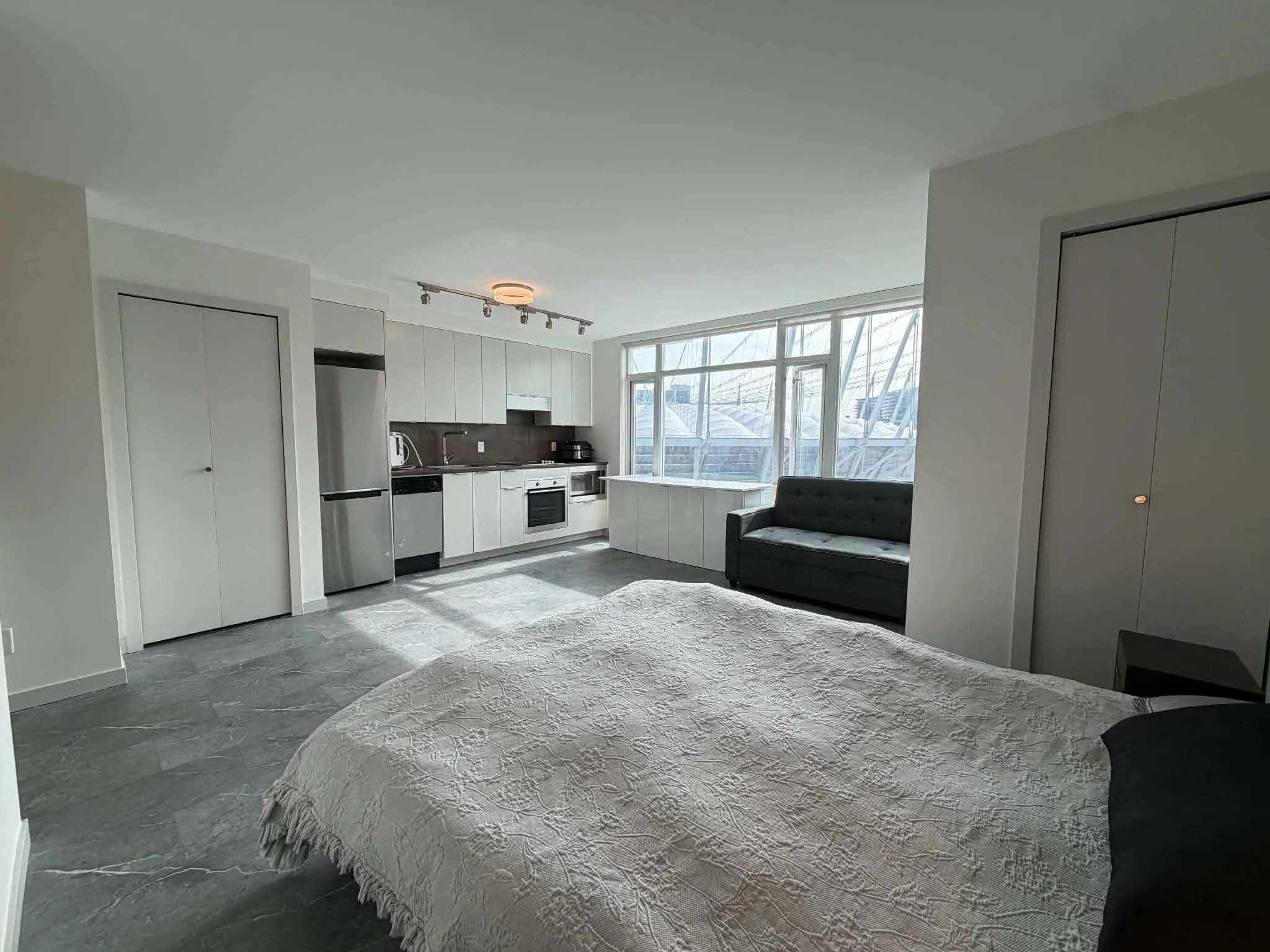 161 W Georgia Street #1606