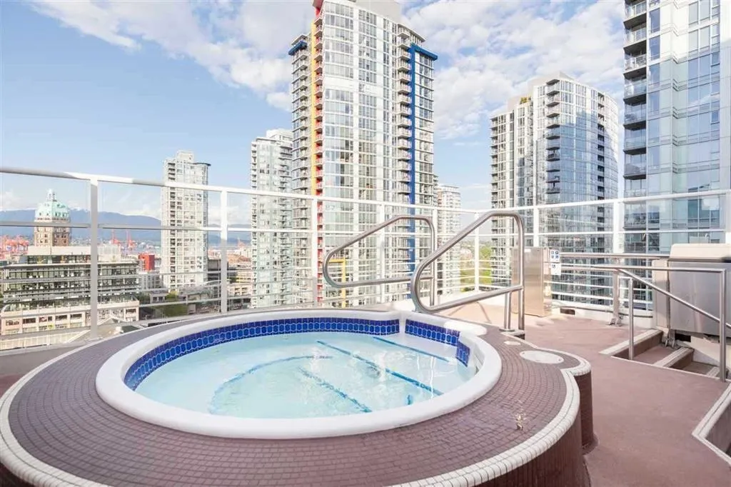 161 W Georgia Street #1606