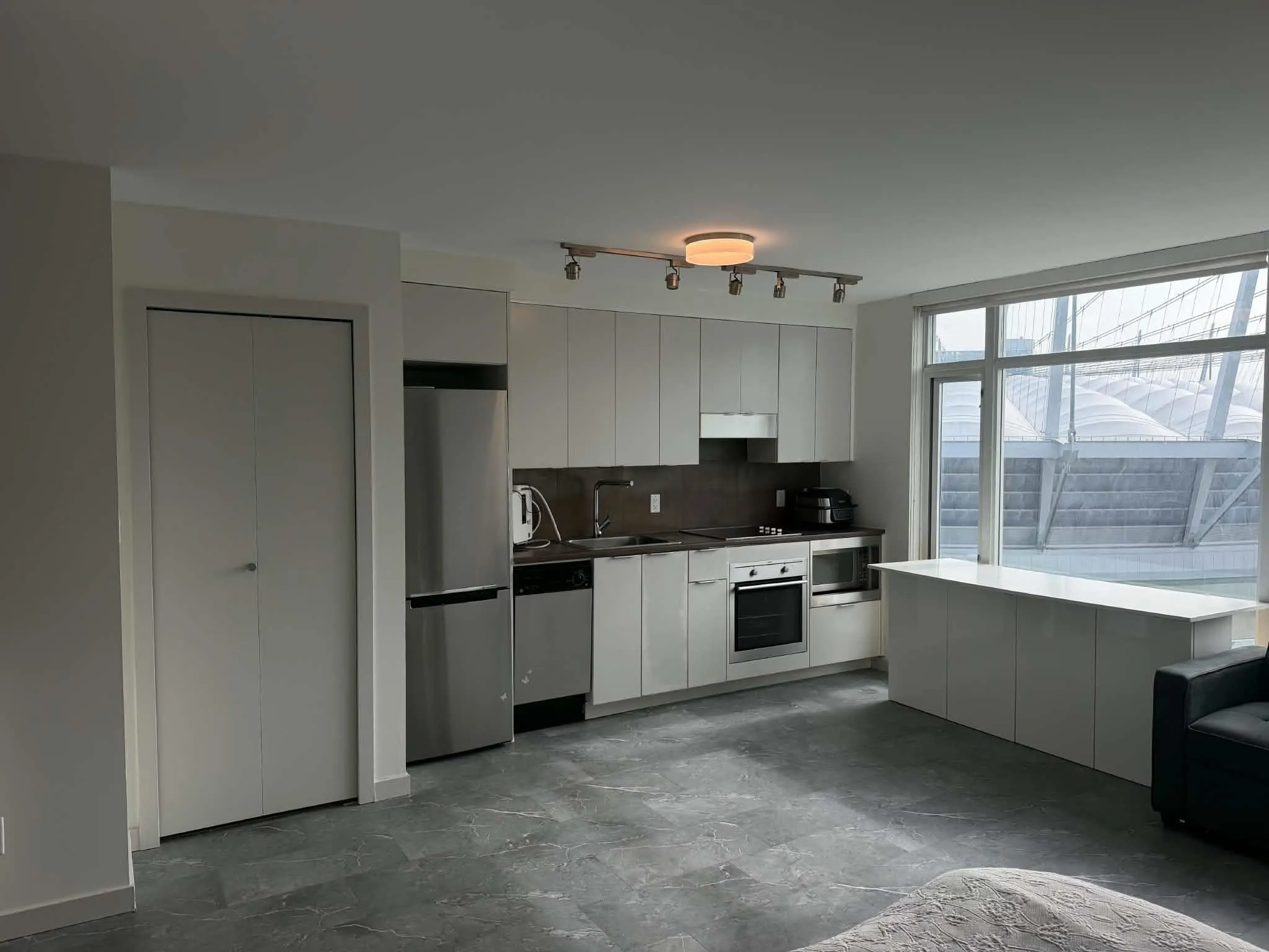161 W Georgia Street #1606