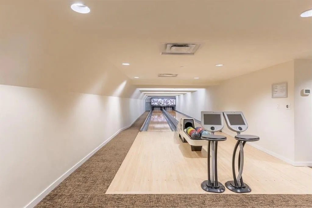 161 W Georgia Street #1606