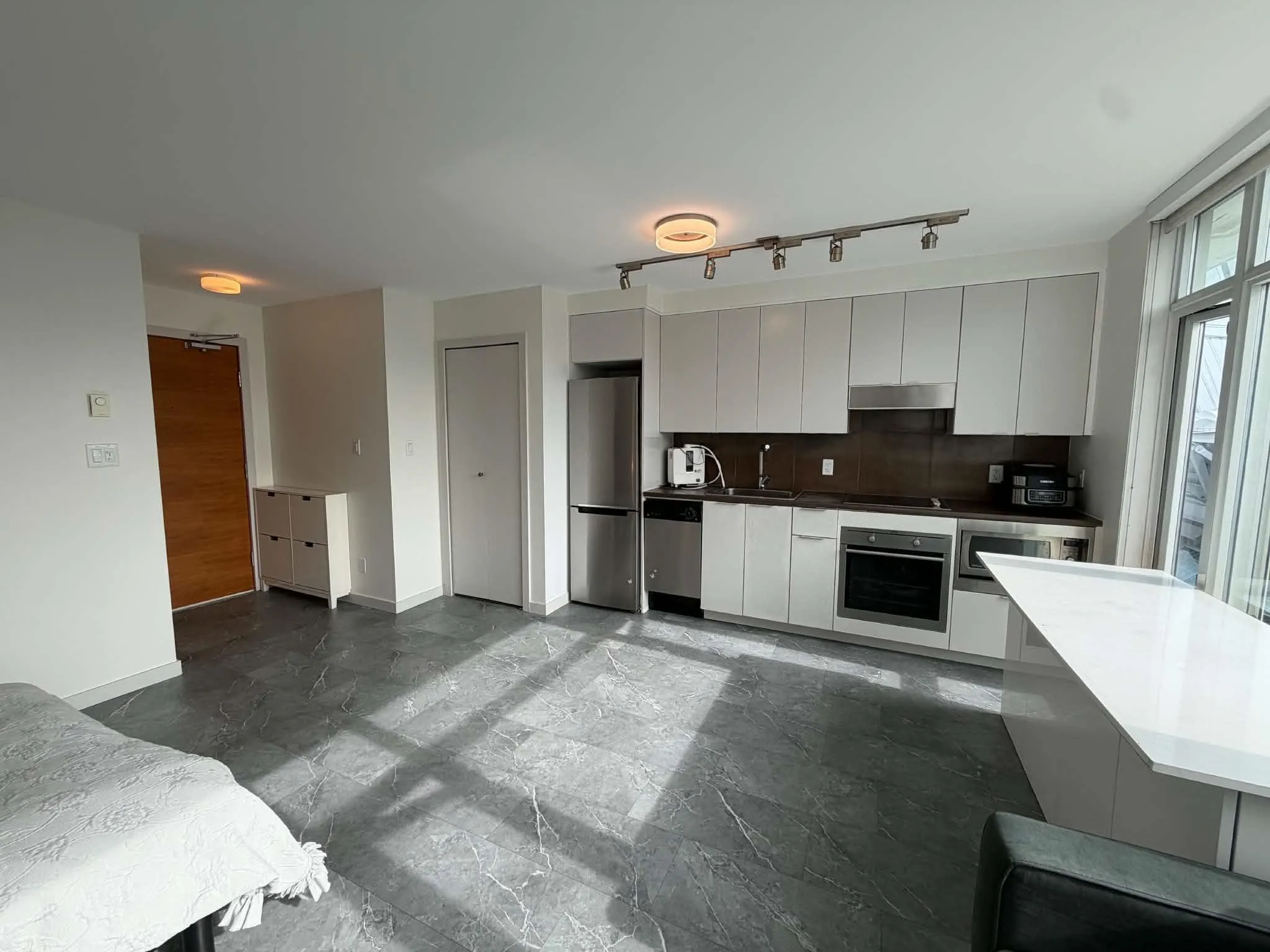 161 W Georgia Street #1606