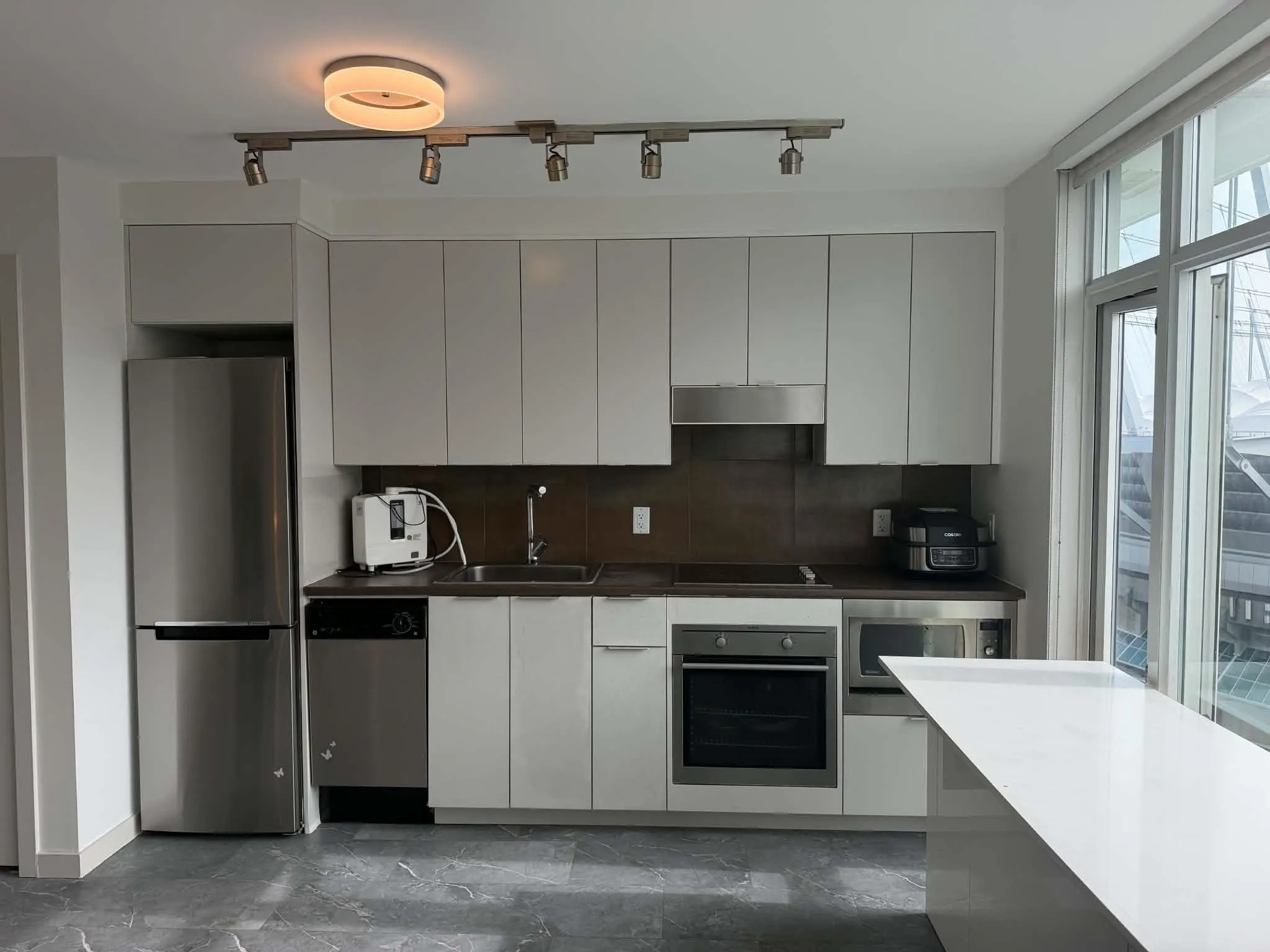 161 W Georgia Street #1606