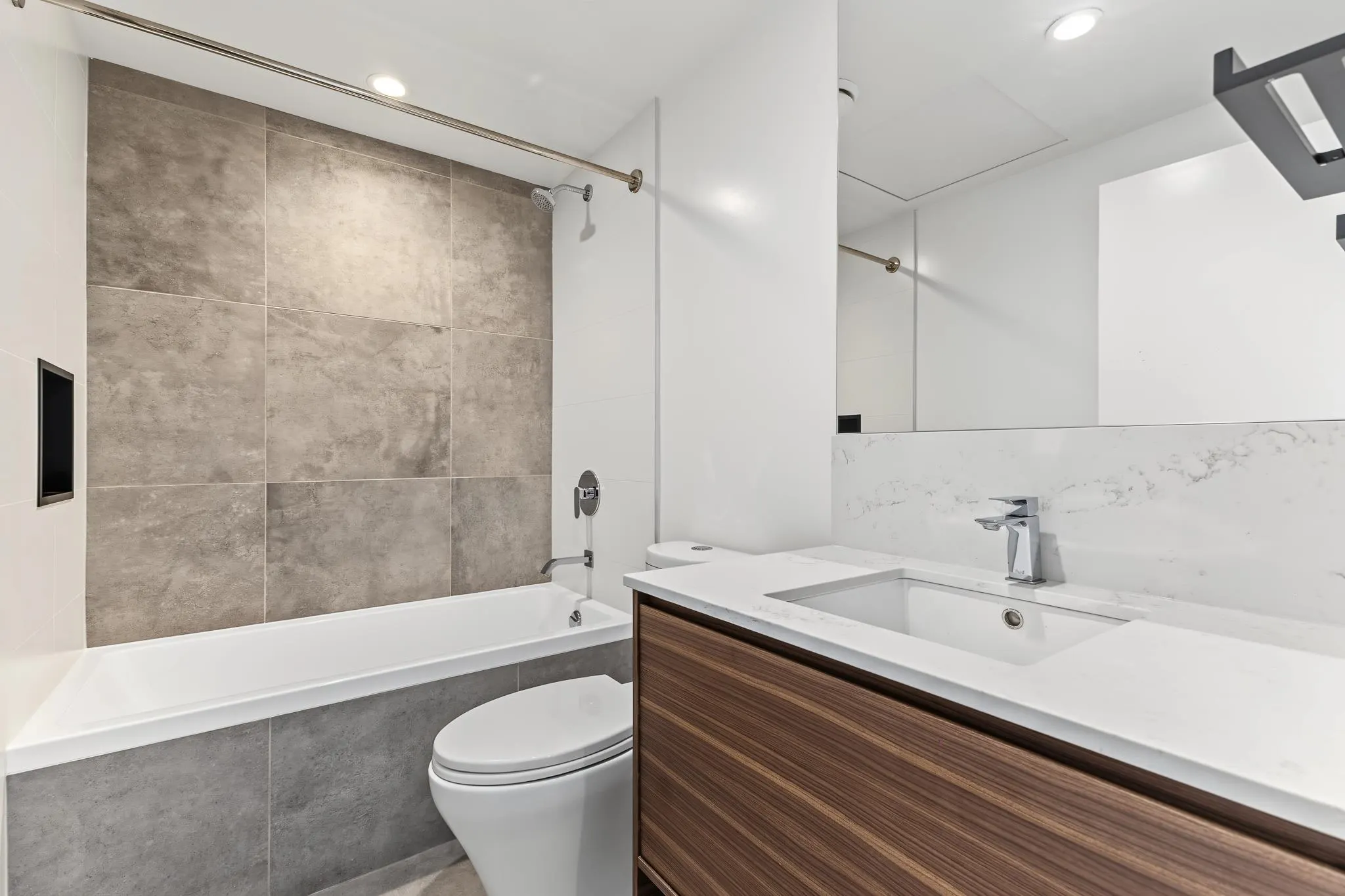 13725 George Junction #809