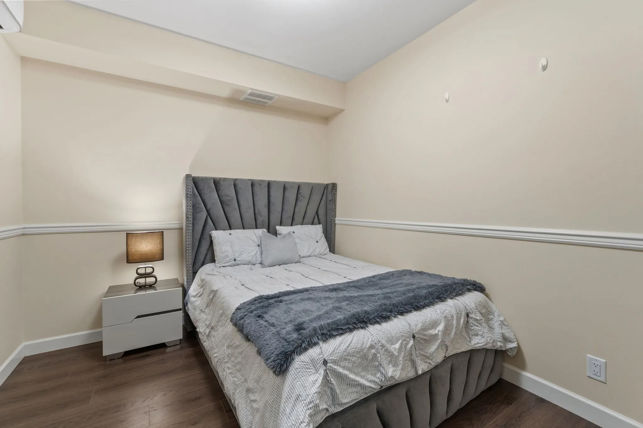 20376 86 Avenue #208