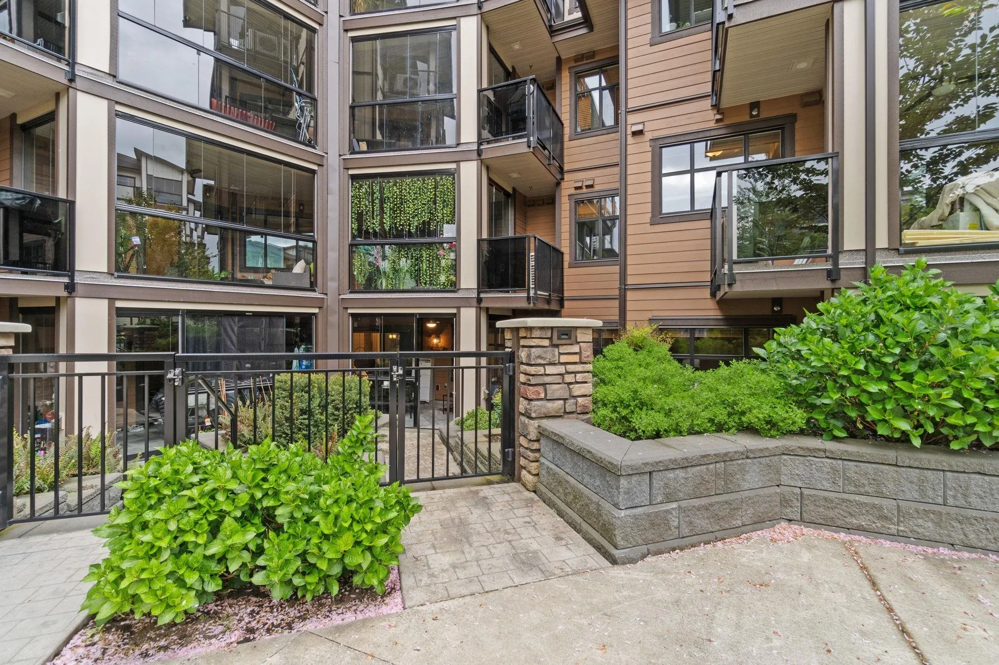 20376 86 Avenue #208