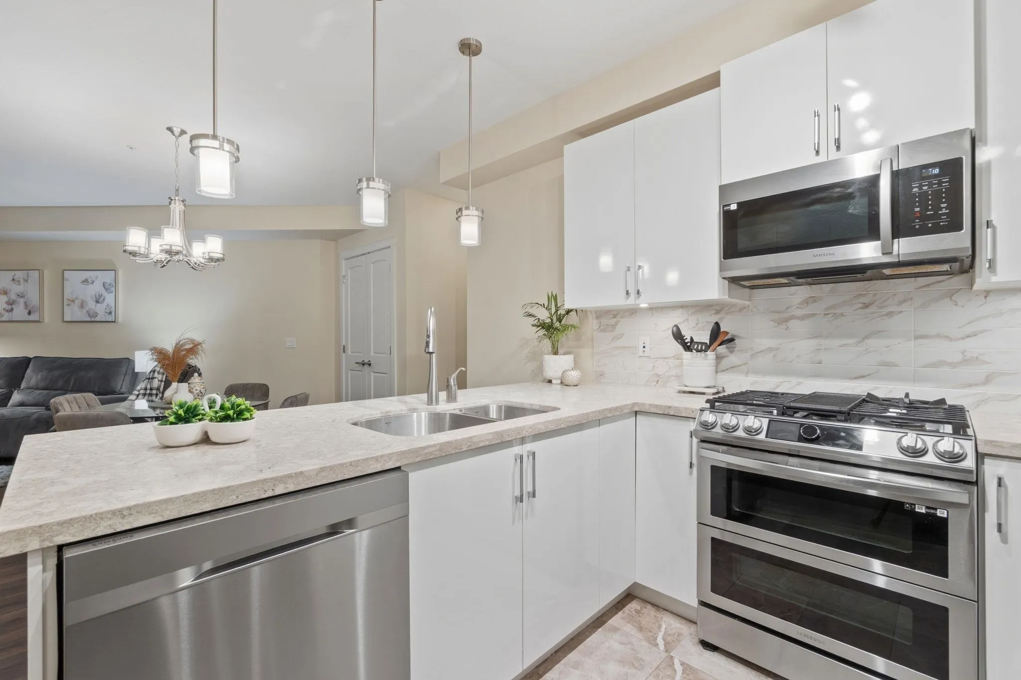 20376 86 Avenue #208