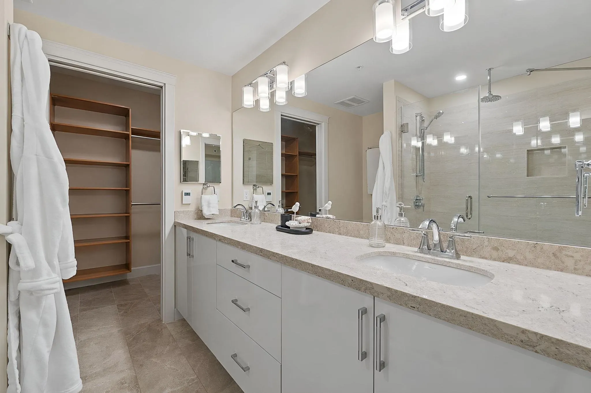 20376 86 Avenue #208