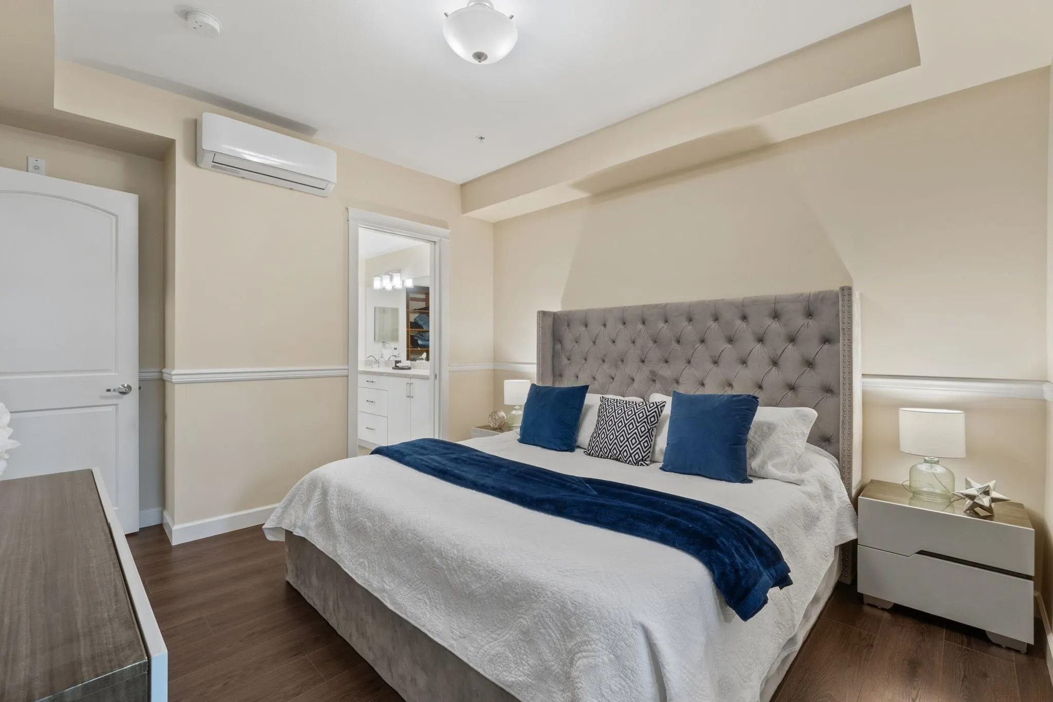 20376 86 Avenue #208
