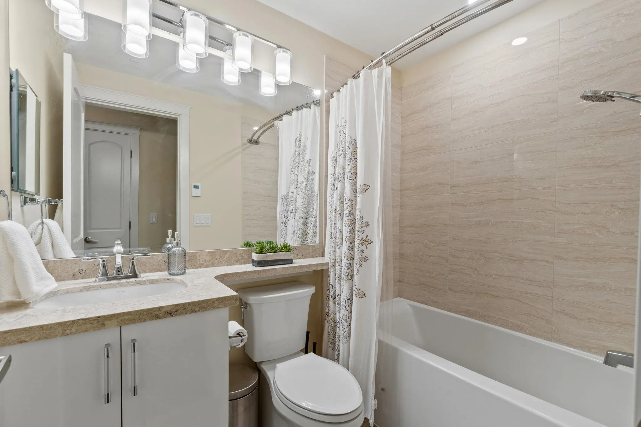 20376 86 Avenue #208