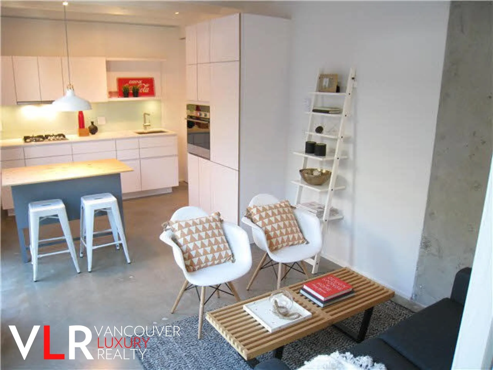 219 E Georgia Street #803