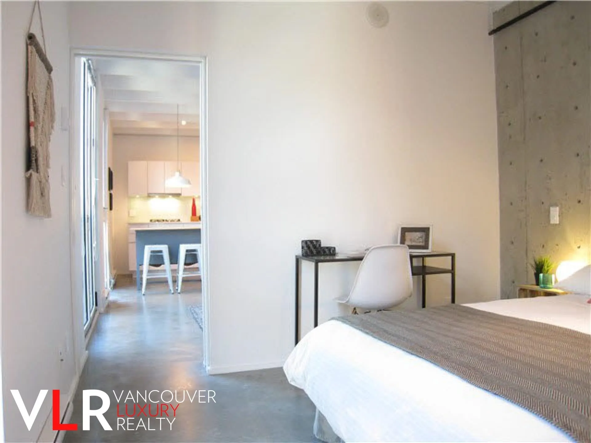 219 E Georgia Street #803