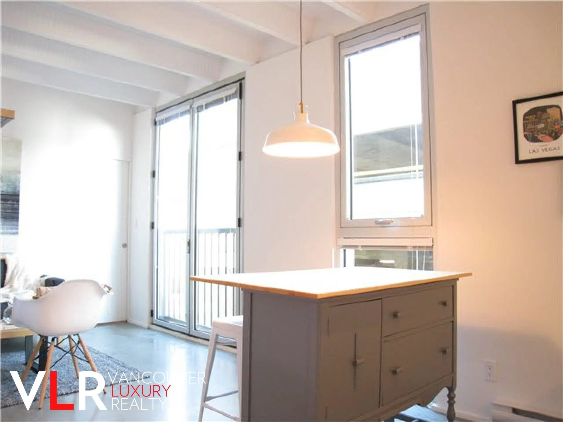 219 E Georgia Street #803
