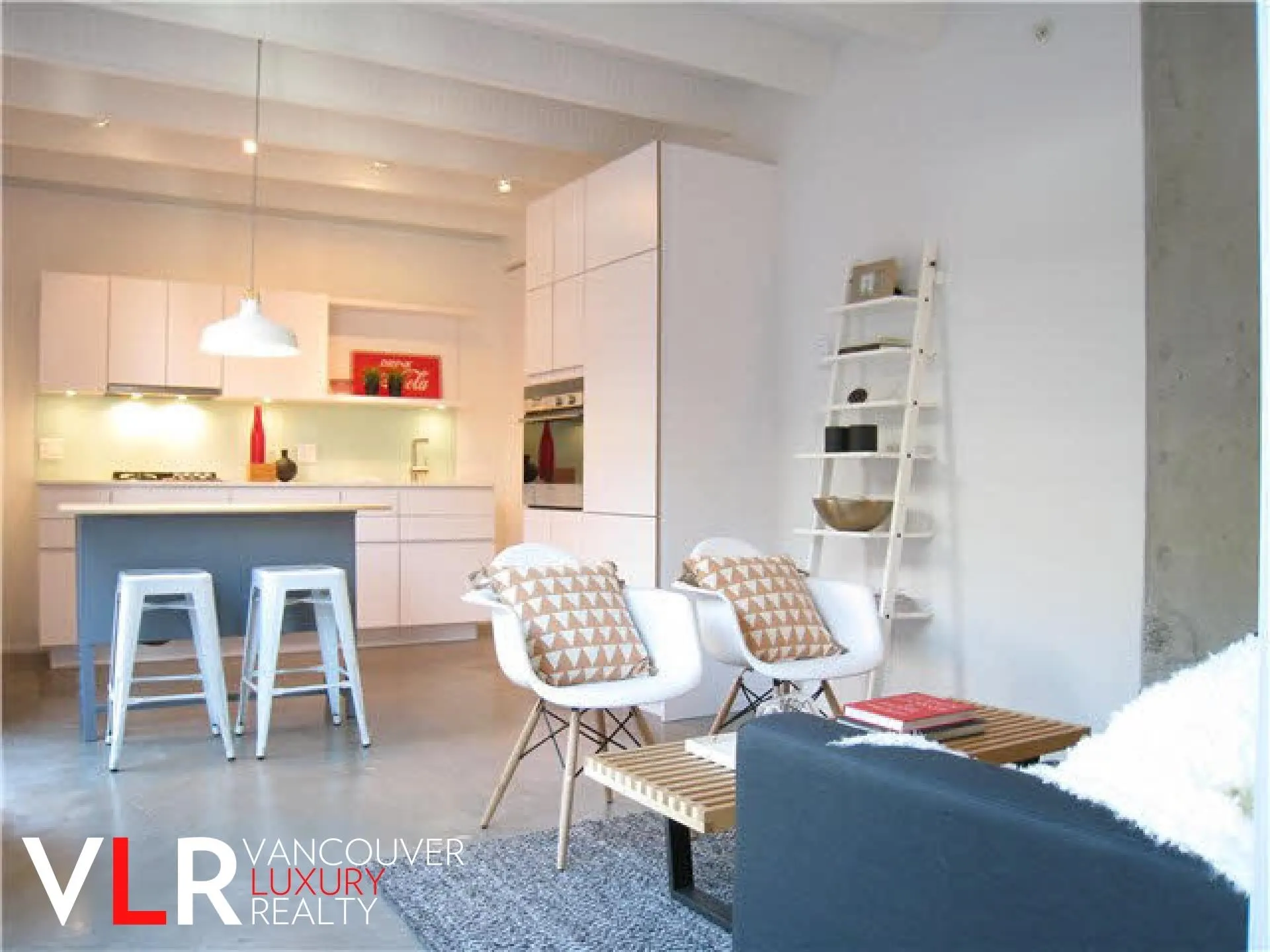 219 E Georgia Street #803