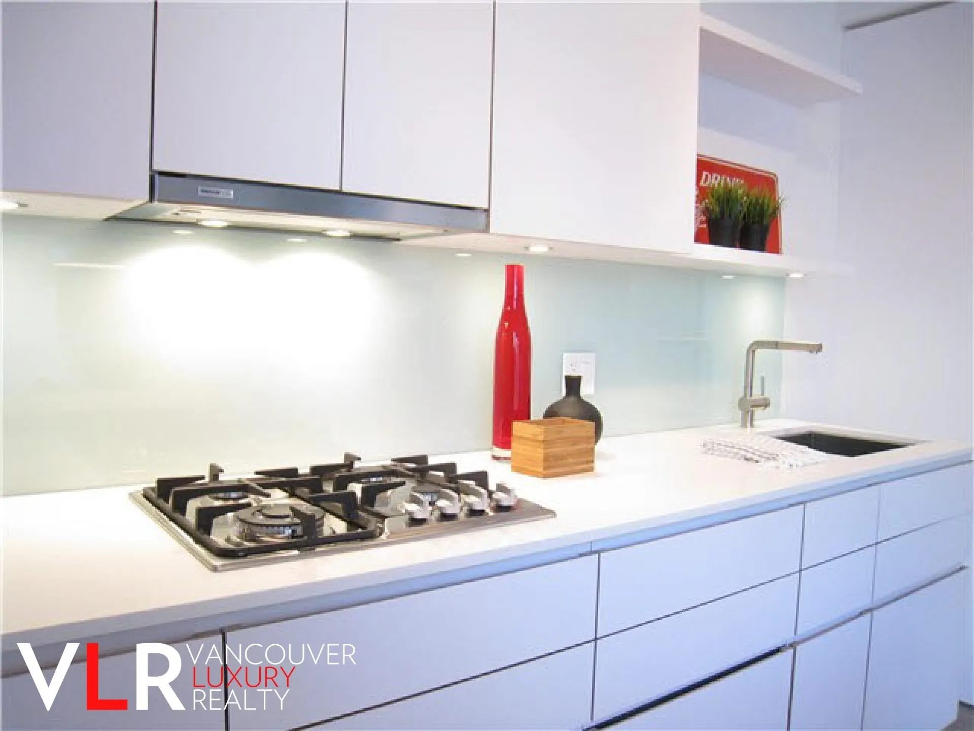 219 E Georgia Street #803