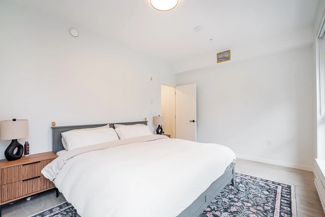 19577 65b Avenue #105
