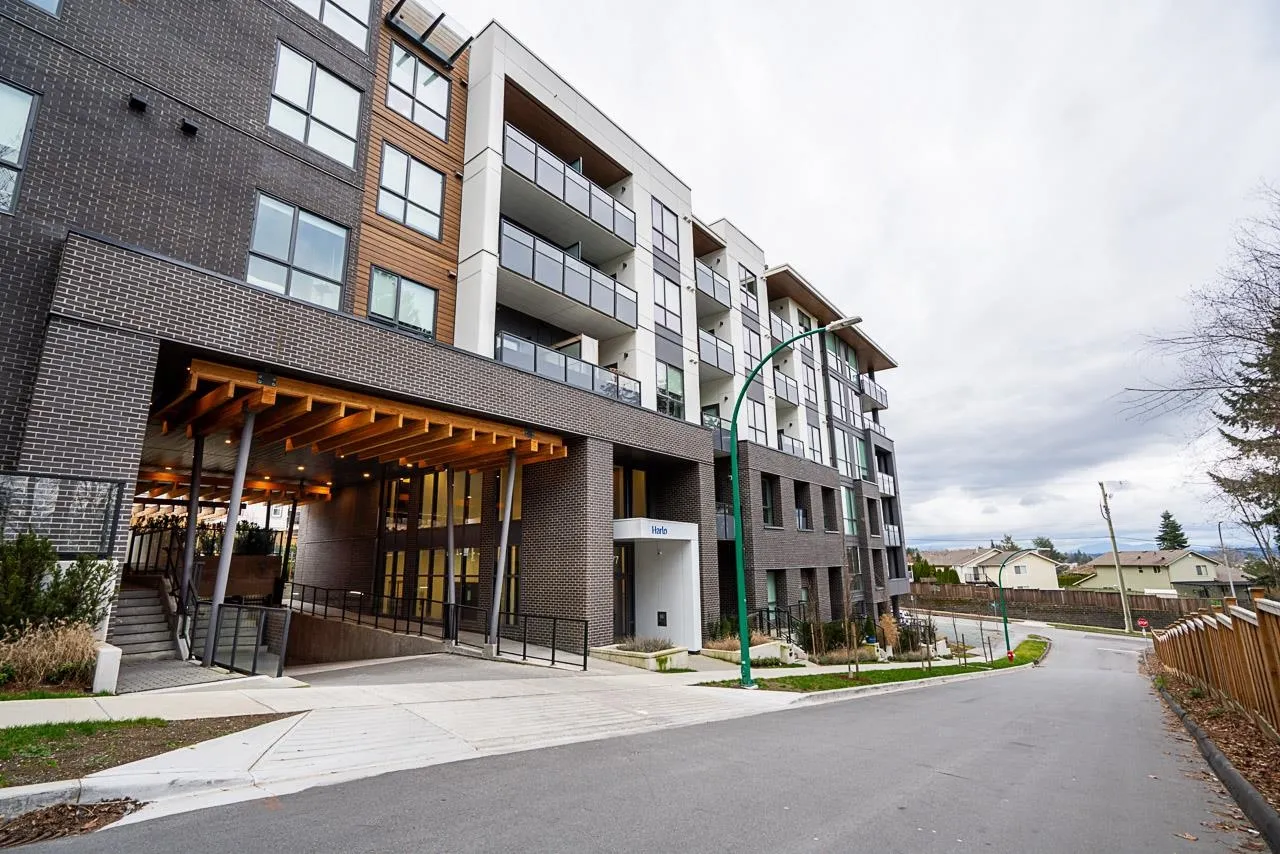 19577 65b Avenue #105