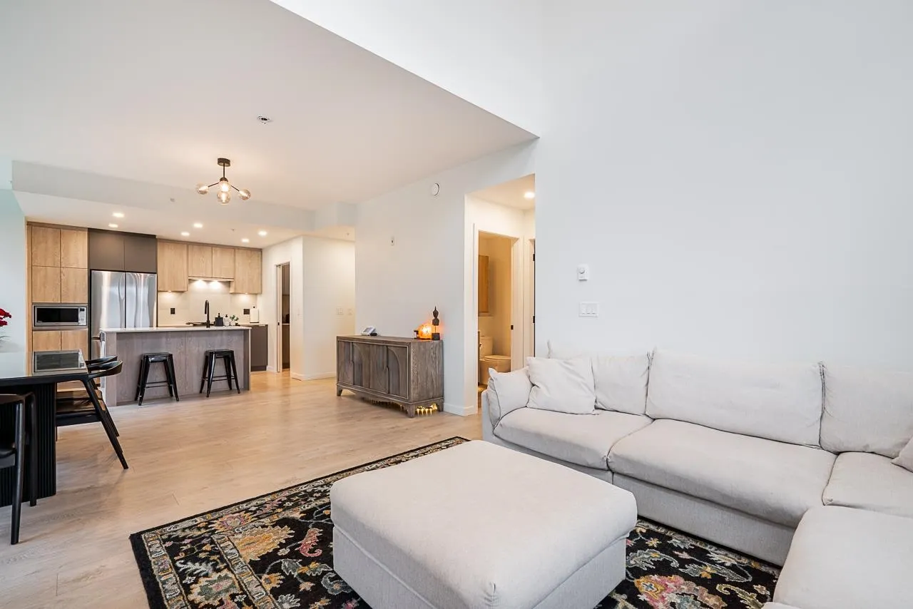 19577 65b Avenue #105