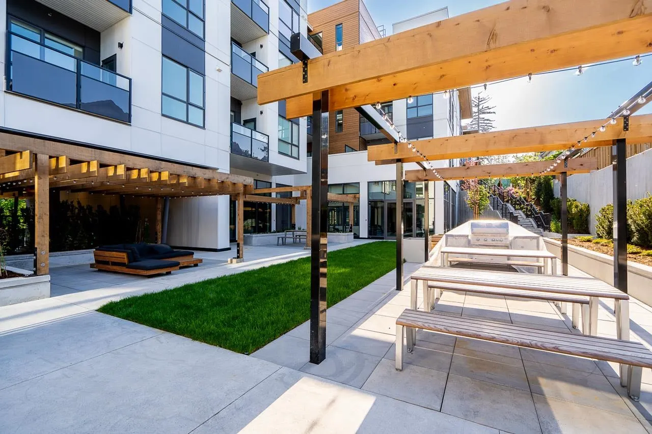 19577 65b Avenue #105