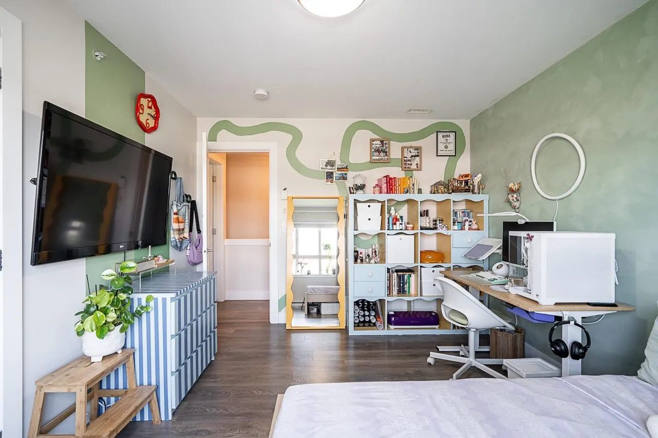 843 Ewen Avenue #32