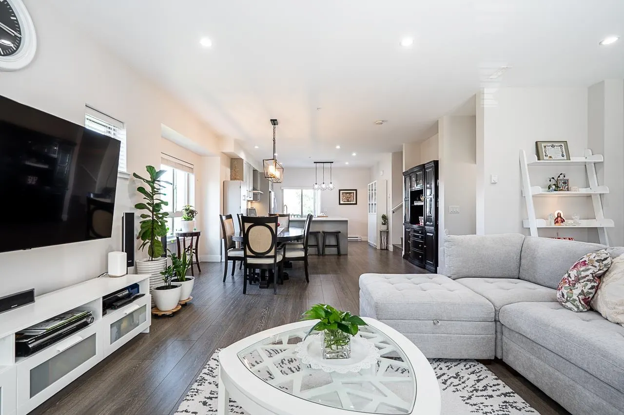 843 Ewen Avenue #32