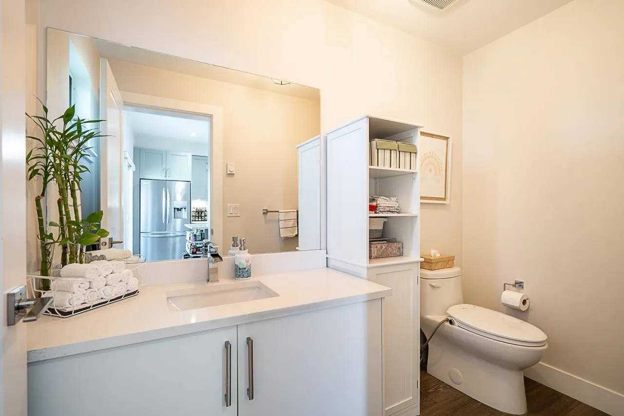 843 Ewen Avenue #32