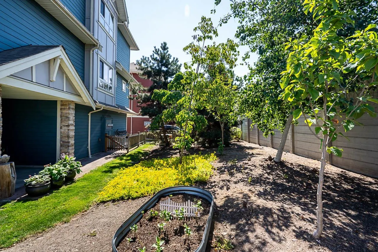 843 Ewen Avenue #32